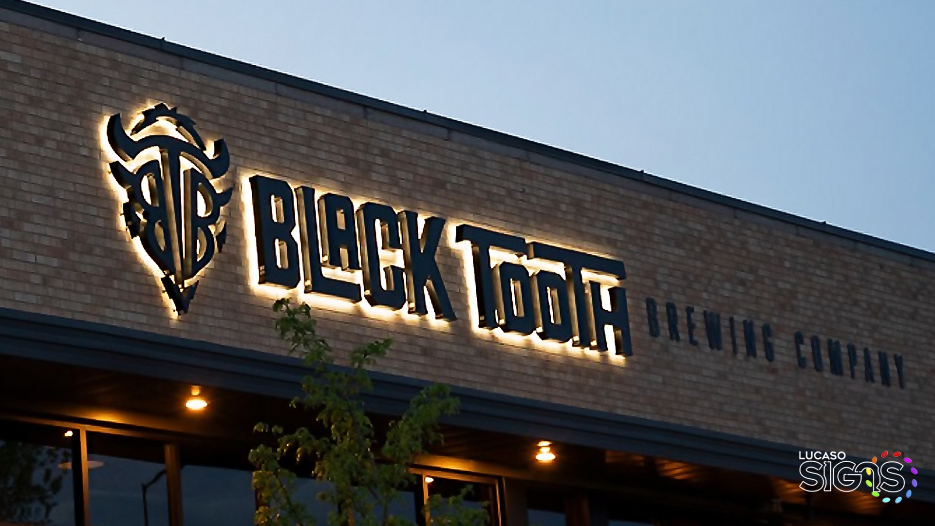 Brewery custom sign Halo effect by lucaso signs